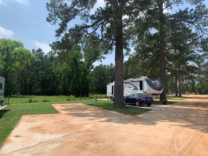 Hidden Lake RV Resort Picture 10