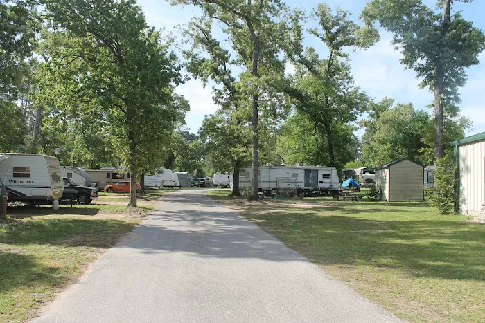 Rambling Vines RV Park Picture 7