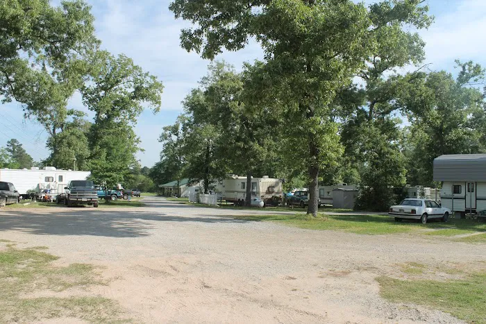 Rambling Vines RV Park Picture 9