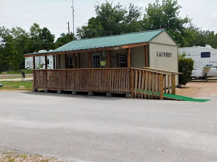 Woodland Lakes RV Park Picture 1