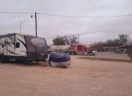 Harlowe's RV Park