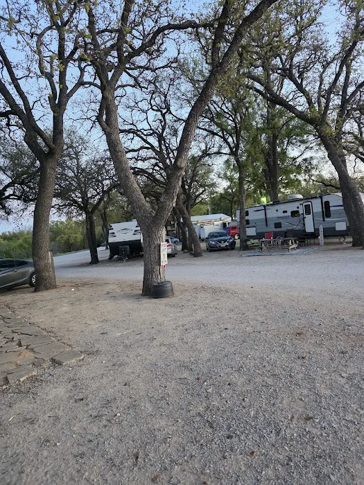Harlowe's RV Park Picture 3