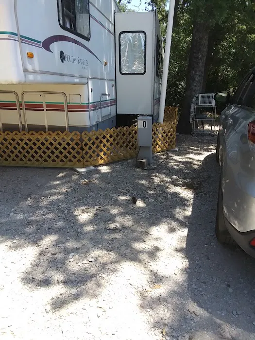 Harlowe's RV Park Picture 5