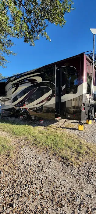 Shady Oaks RV Park Picture 1