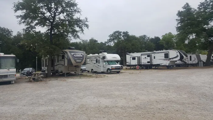 Shady Oaks RV Park Picture 10