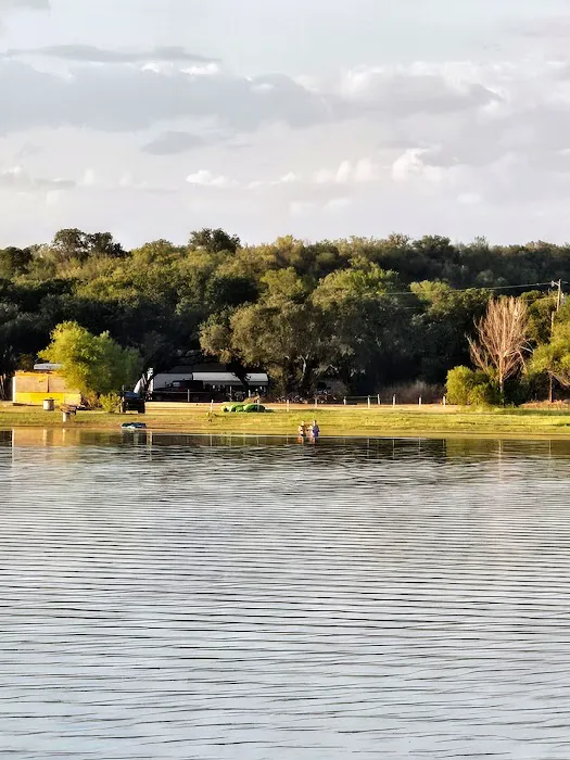 Two Sisters RV Park Picture 3