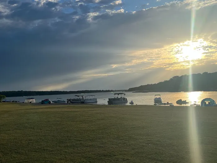 Sandy Beach RV Park Picture 10