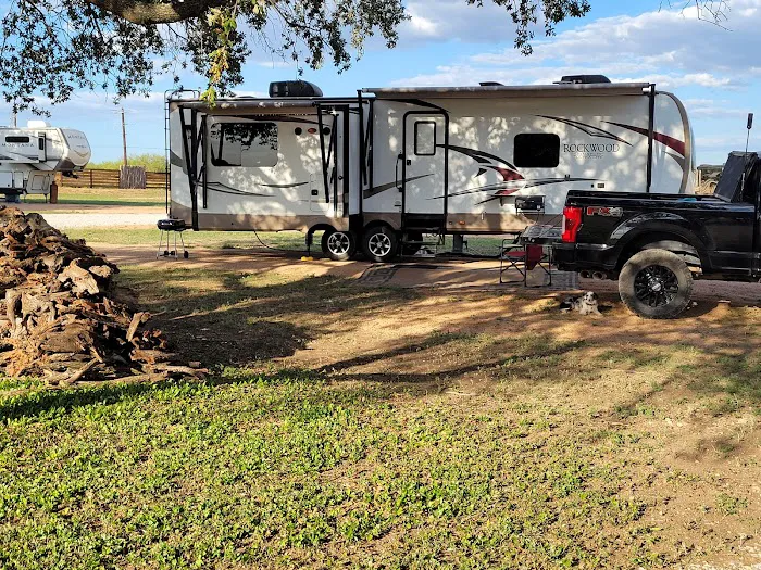 Camp Pecan Bayou RV Park Picture 8