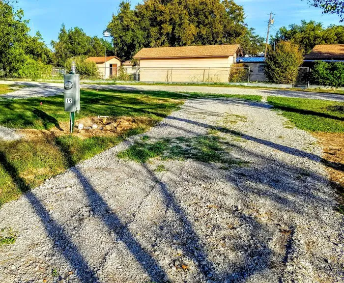 Wall's Ponderosa RV Park & Marina Picture 3