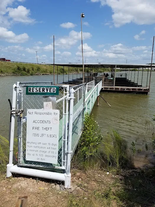 Wall's Ponderosa RV Park & Marina Picture 8