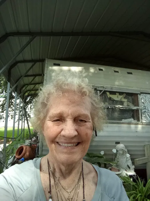 Charlie's RV Park Picture 4
