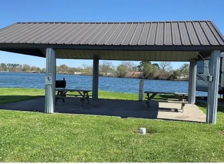 AAA RV Park On The Lake