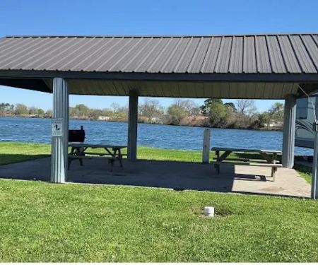 AAA RV Park On The Lake
