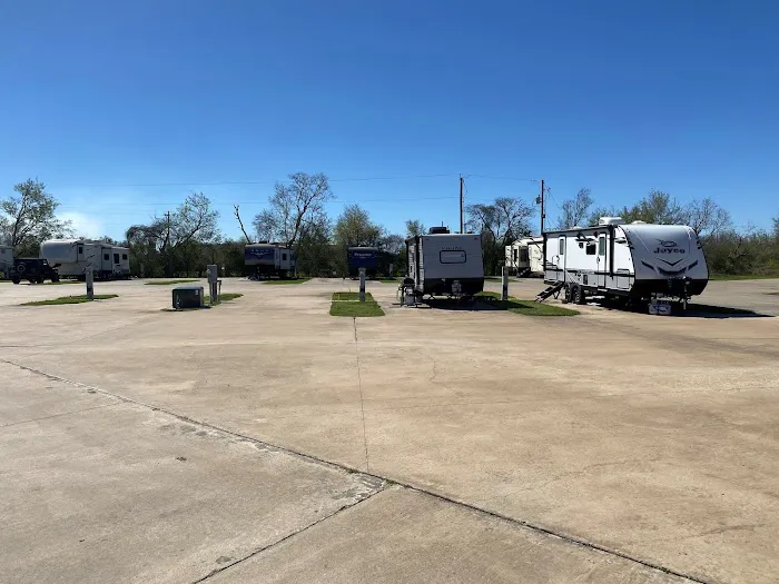 AAA RV Park On The Lake Picture 9