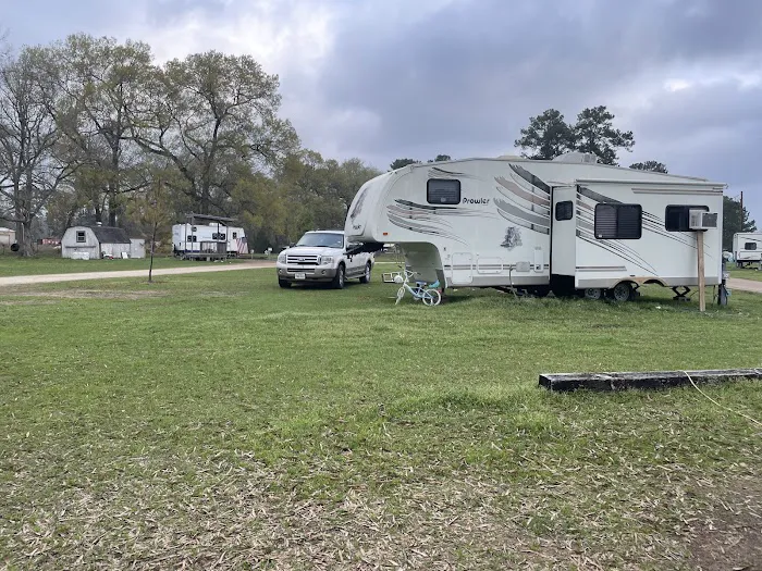 Sam Houston RV Park & Campground (Closed Permanently) Picture 2