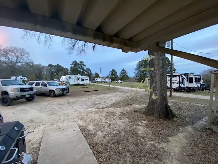Sam Houston RV Park & Campground (Closed Permanently) Picture 8