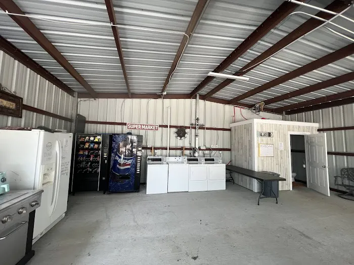 East to West RV Park Picture 9