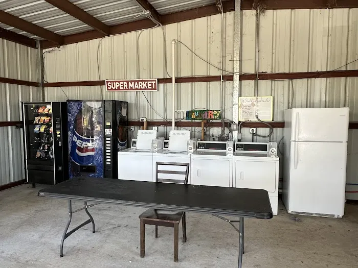 East to West RV Park Picture 10