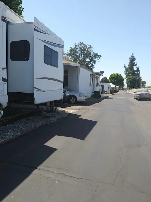 Valley Rancho Mobile Park Picture 10
