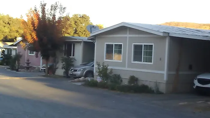 Polynesian Mobile Home Park Picture 6