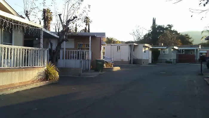 Polynesian Mobile Home Park Picture 8