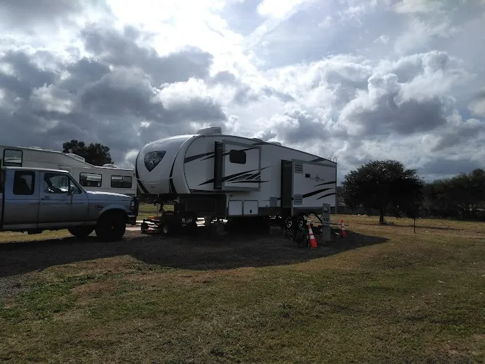 Lazy J RV Park Picture 4