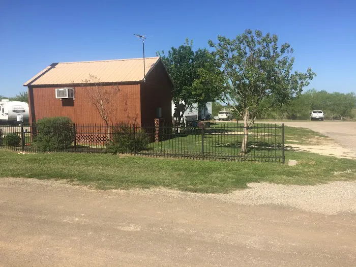 R&M RV Park Picture 5