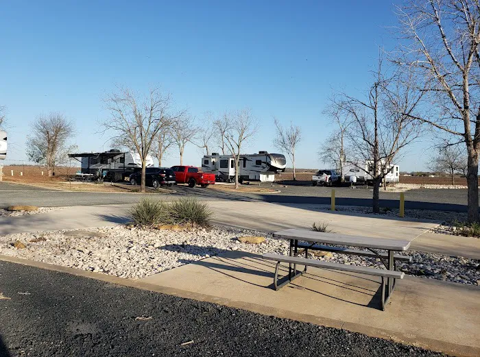 Quiet Texas RV Park Picture 8