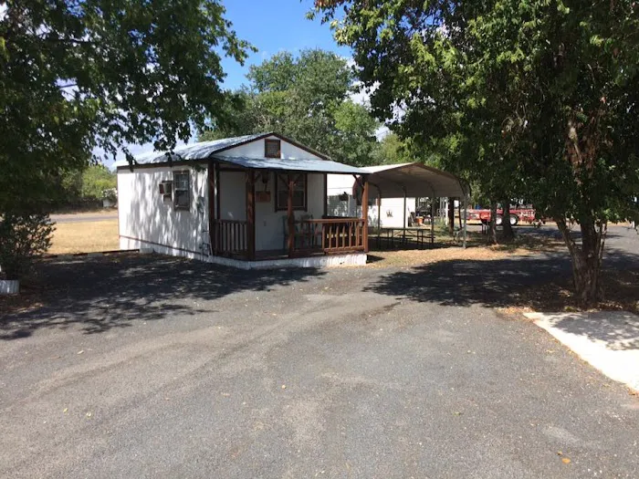 Lone Star RV Park & Cabin Rentals Picture 2