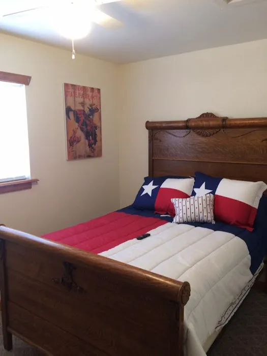 Lone Star RV Park & Cabin Rentals Picture 3