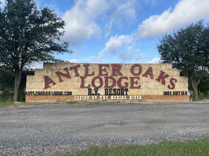 Antler Oaks Lodge and RV Resort Picture 10