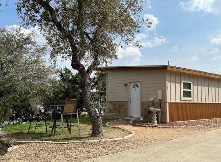 Fox Hollow RV Park & Cottages