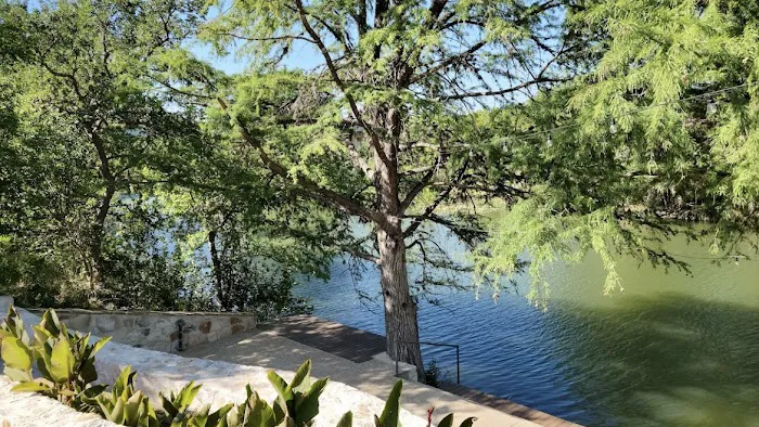 Guadalupe River Rentals RV Campground Picture 7