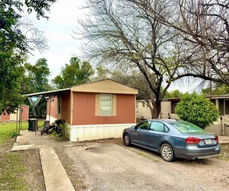 Wayside Mobile Home Park in New Braunfels