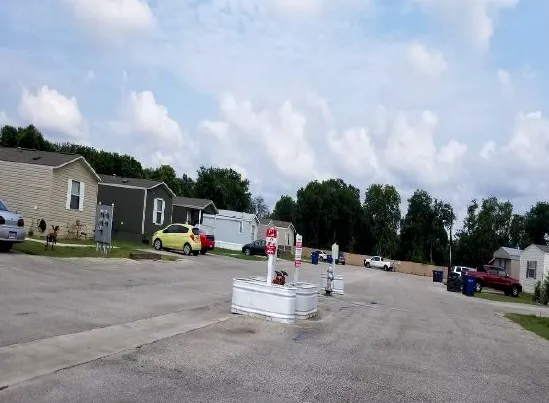 Pecan Way Mobile Home Park Picture 3