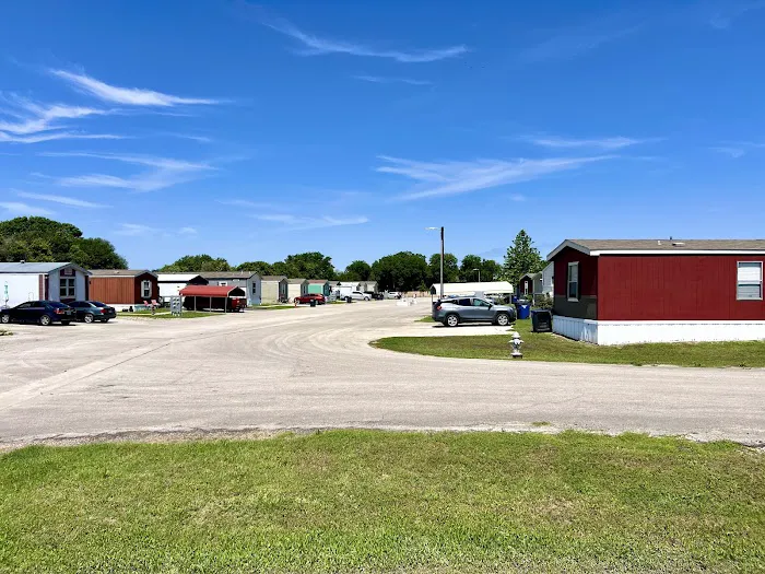 Pecan Way Mobile Home Park Picture 1