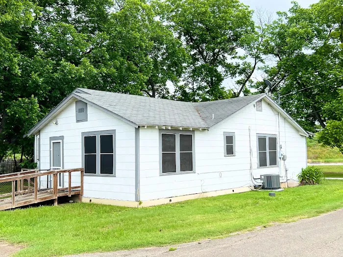Pecan Way Mobile Home Park Picture 4