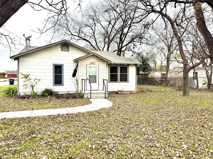 Pecan Way Mobile Home Park Picture 9