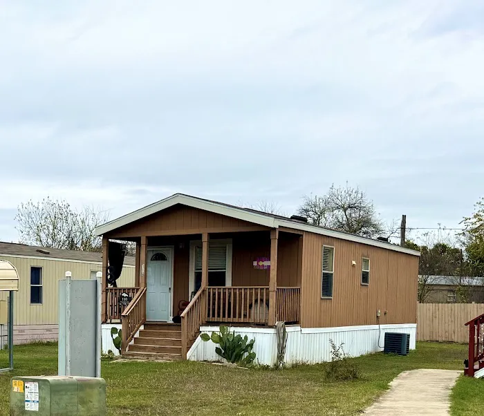 Pecan Way Mobile Home Park Picture 10