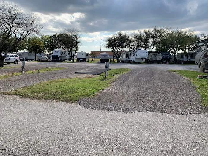New Braunfels RV Park Picture 1