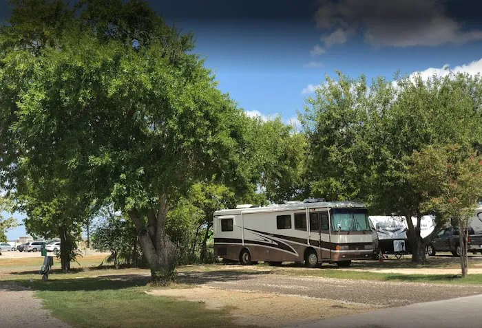New Braunfels RV Park Picture 2