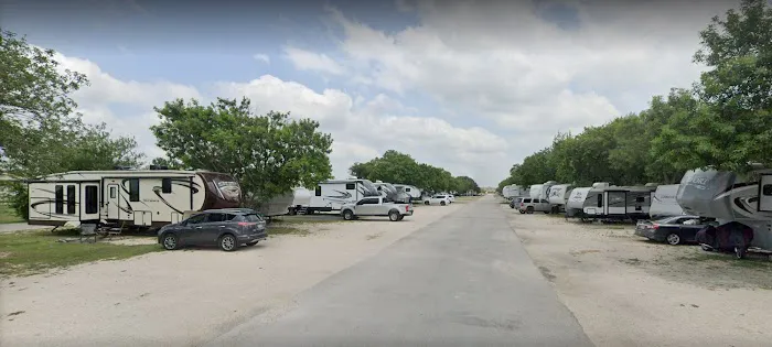 New Braunfels RV Park Picture 5