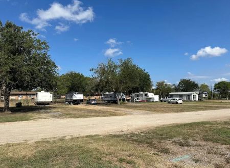 The Oasis RV Park - Nixon TX