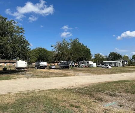 The Oasis RV Park - Nixon TX