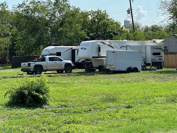 The Oasis RV Park - Nixon TX Picture 4