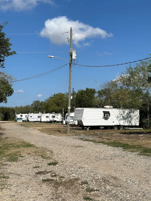 The Oasis RV Park - Nixon TX Picture 10