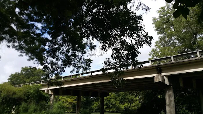 River Shade RV Park Picture 10