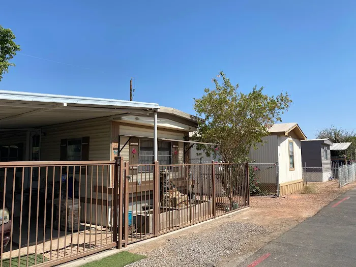 Loma Vista Mobile Home Park Picture 1