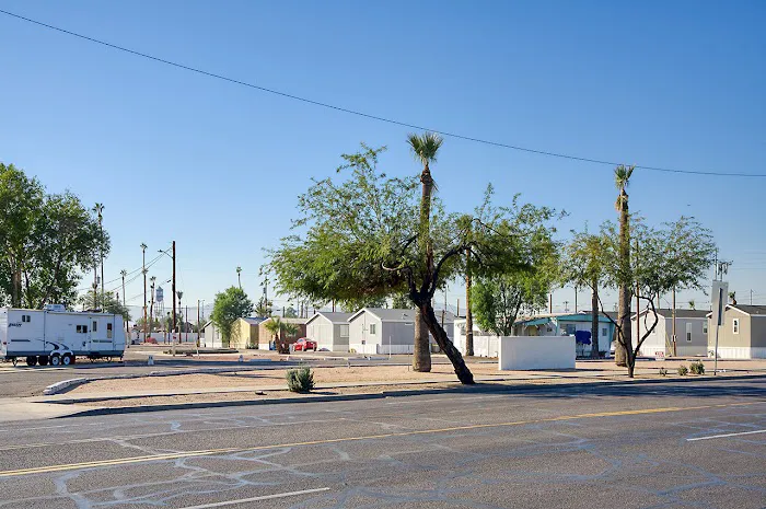 Plaza Verde RV & Mobile Home Park Picture 8