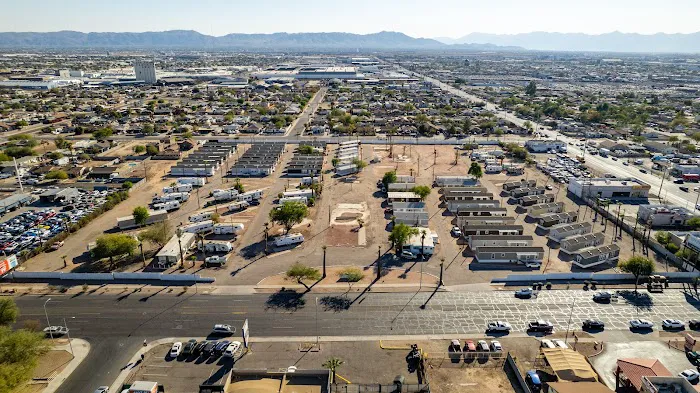 Plaza Verde RV & Mobile Home Park Picture 10